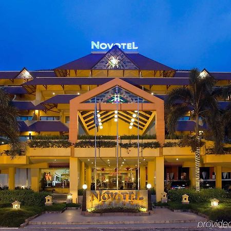 Travelodge Batam Nagoya Eksteriør billede
