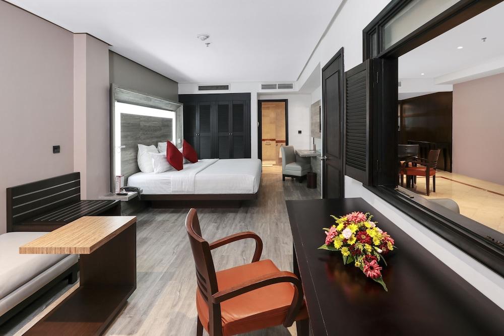Travelodge Batam Nagoya Eksteriør billede