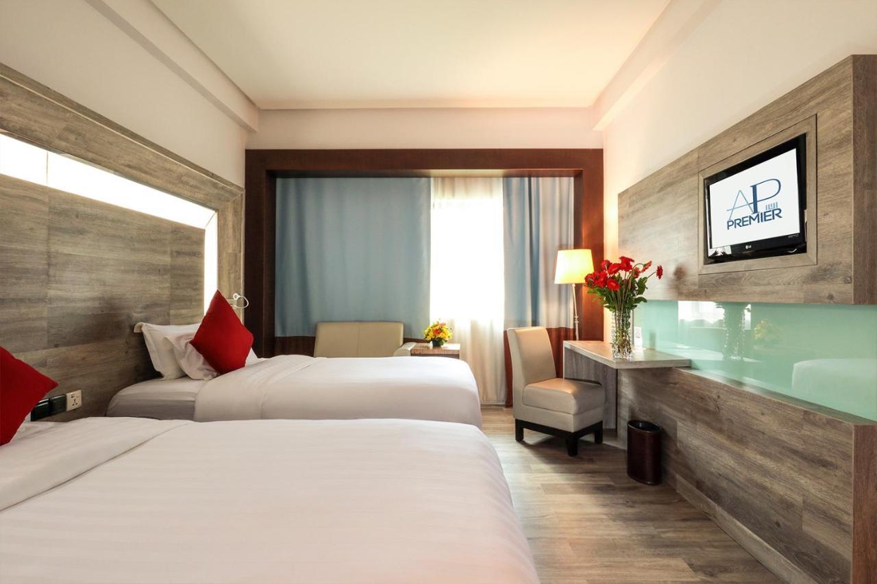 Travelodge Batam Nagoya Eksteriør billede