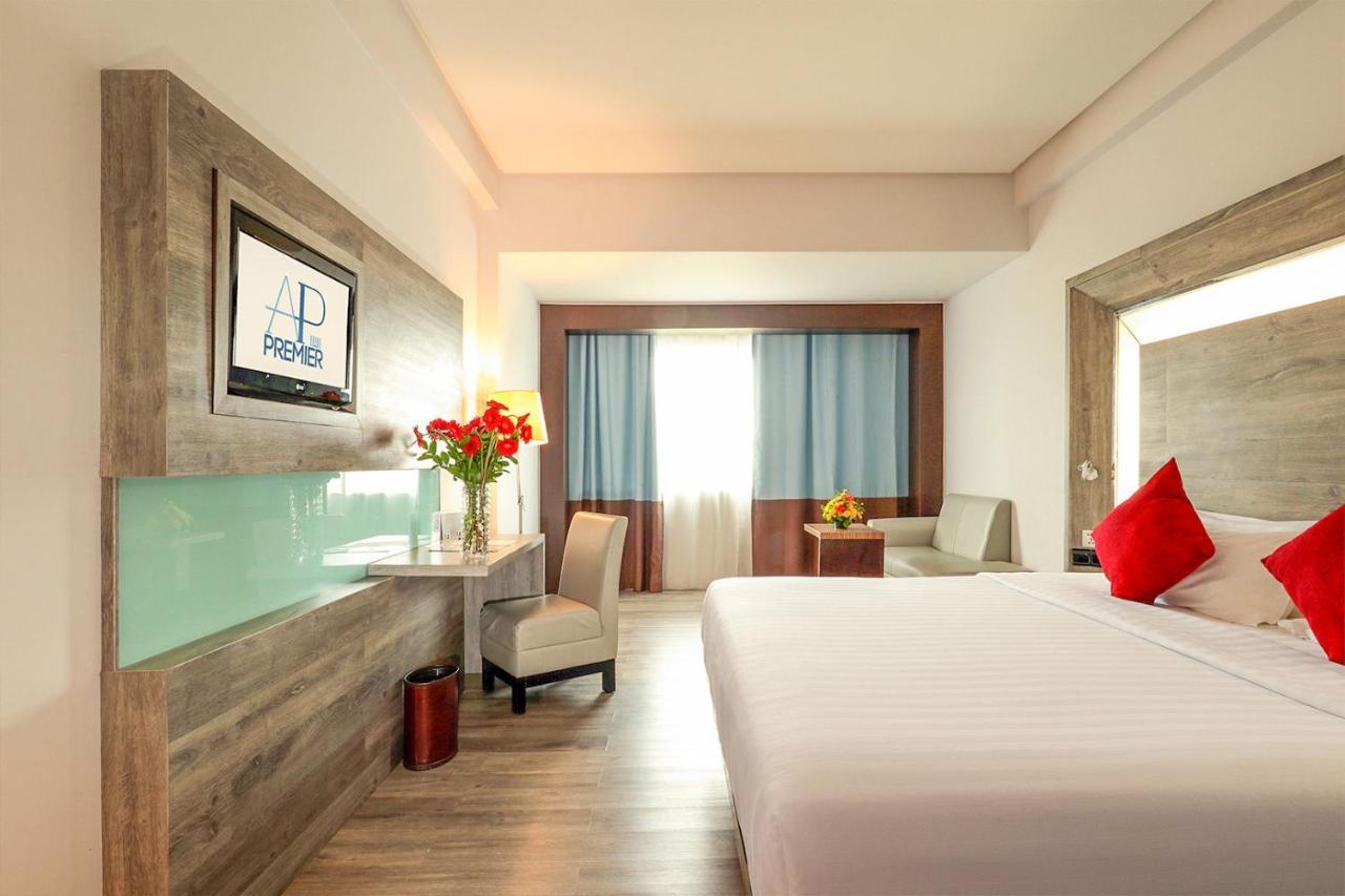 Travelodge Batam Nagoya Eksteriør billede