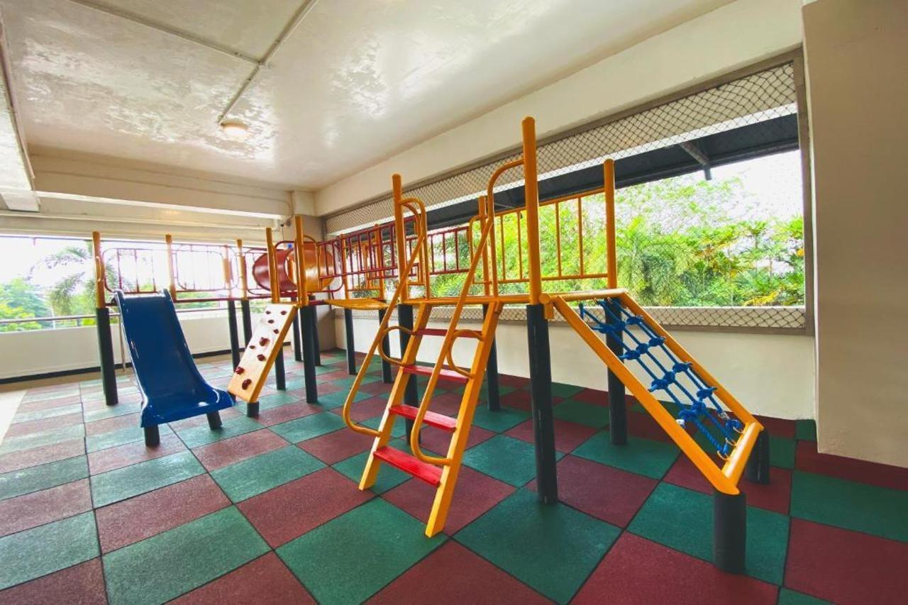 Travelodge Batam Nagoya Eksteriør billede