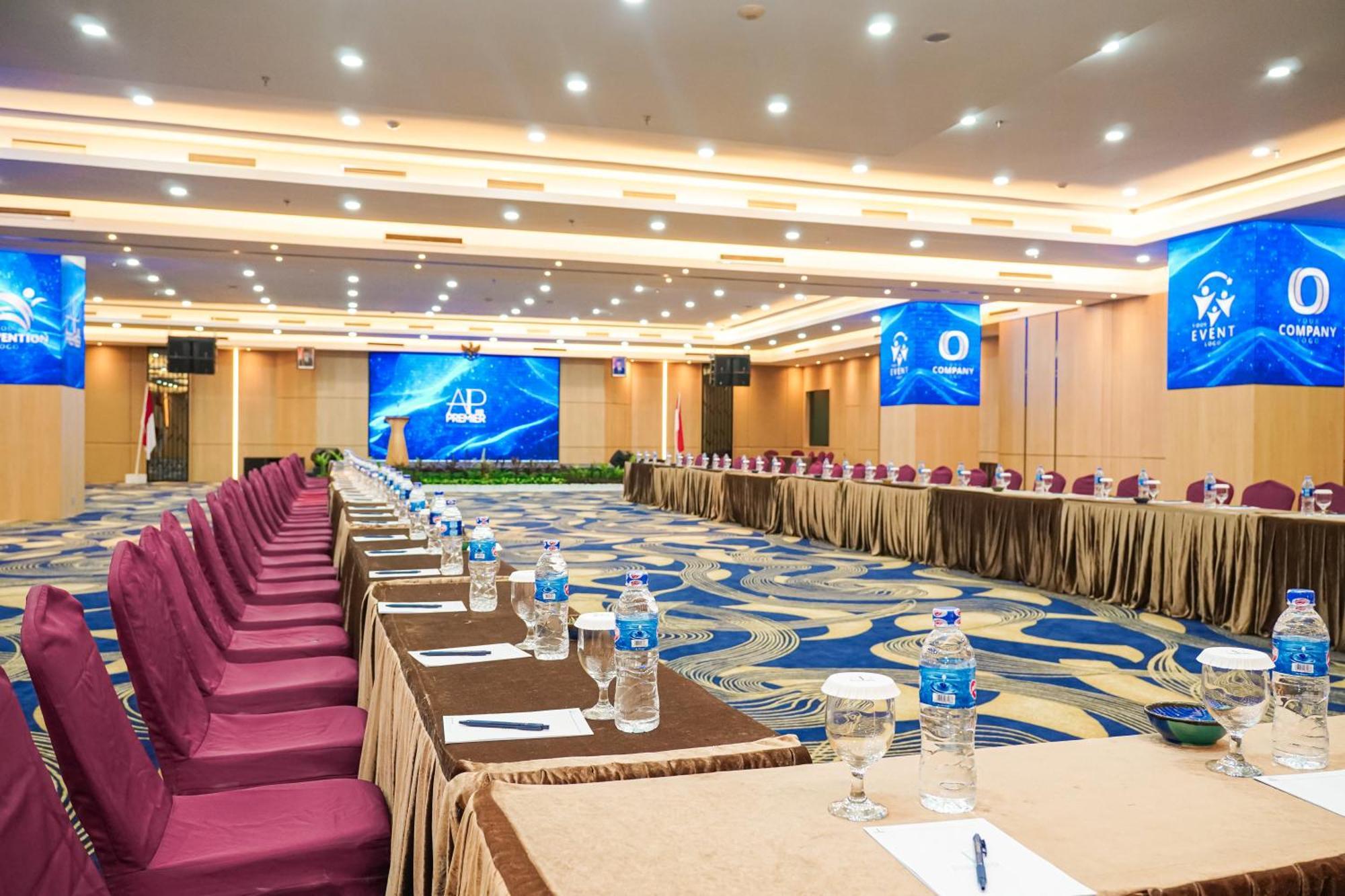 Travelodge Batam Nagoya Eksteriør billede