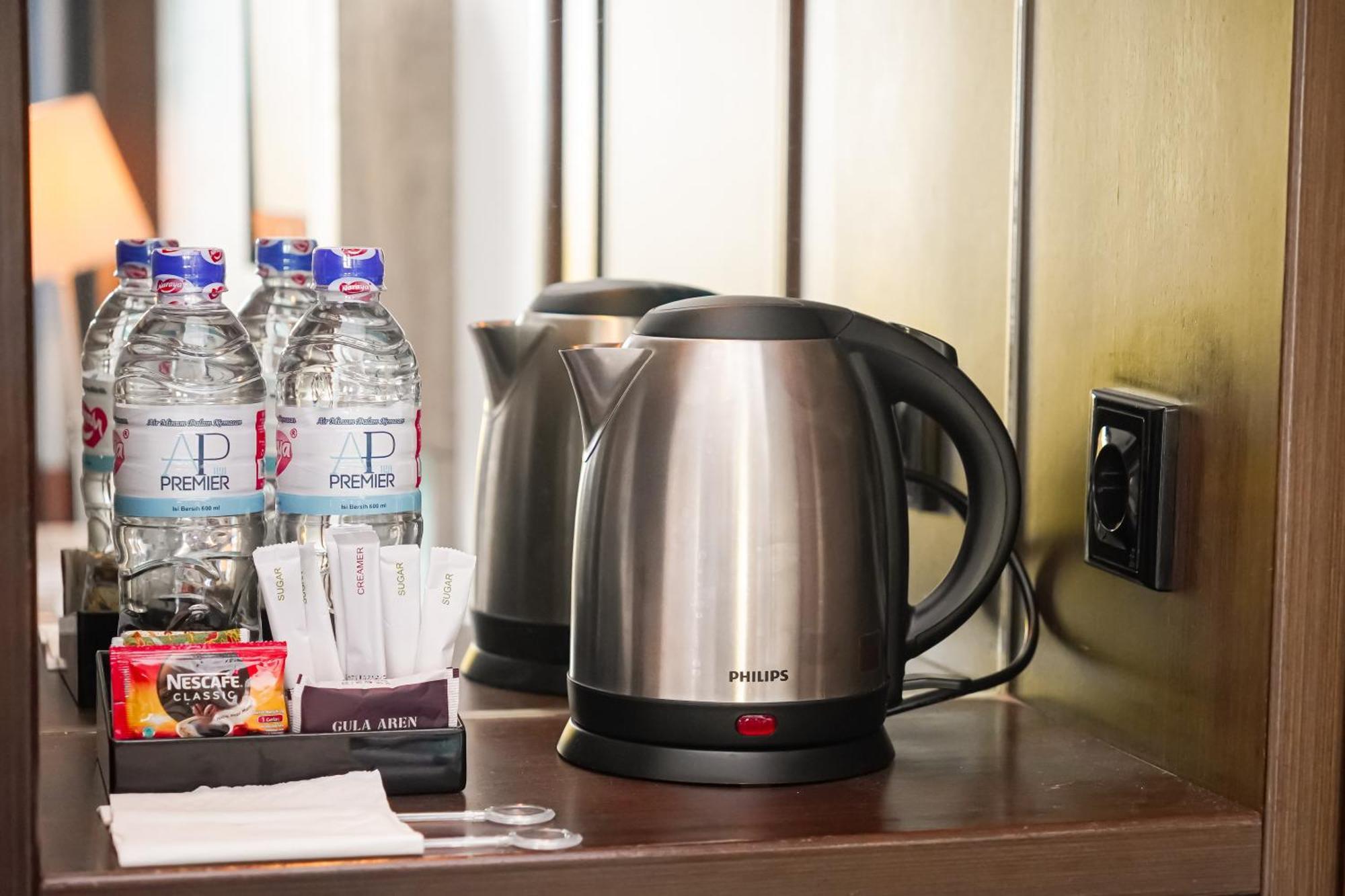 Travelodge Batam Nagoya Eksteriør billede