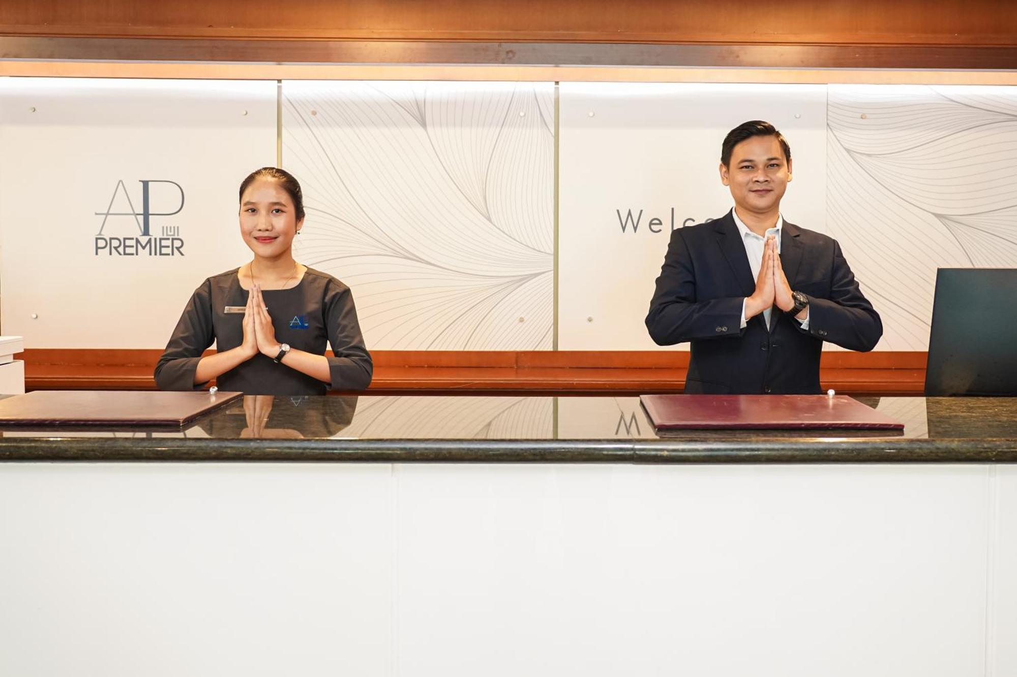 Travelodge Batam Nagoya Eksteriør billede