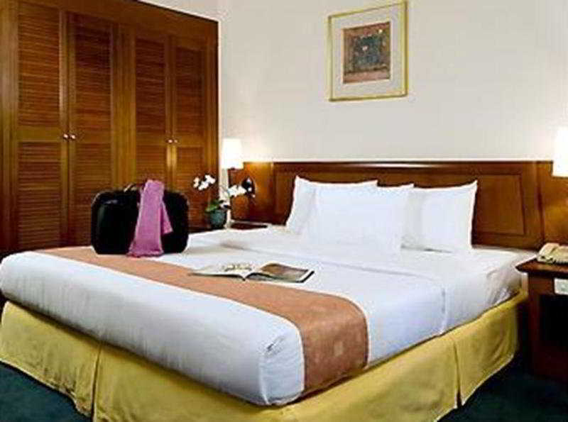 Travelodge Batam Nagoya Eksteriør billede