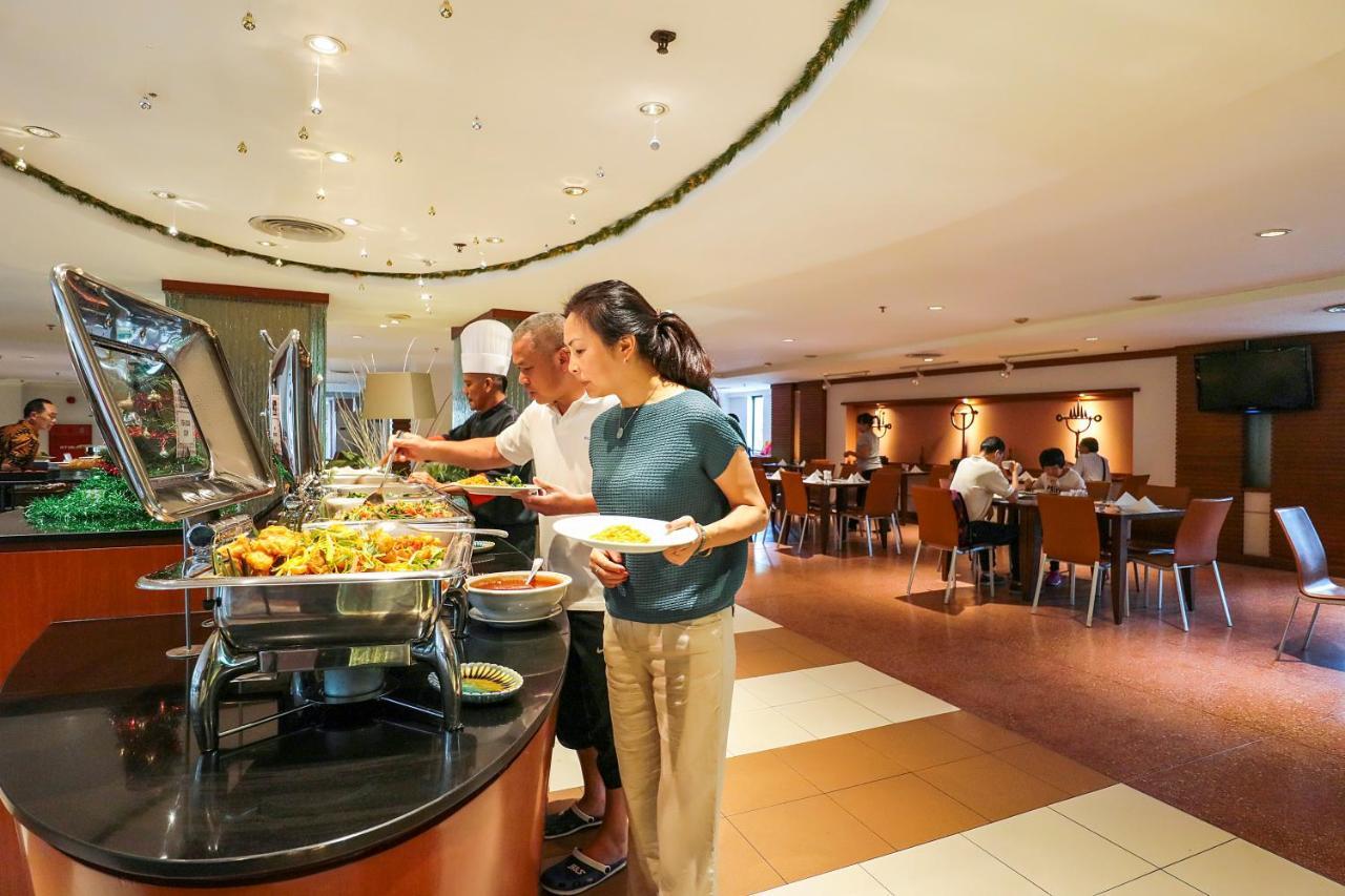 Travelodge Batam Nagoya Eksteriør billede