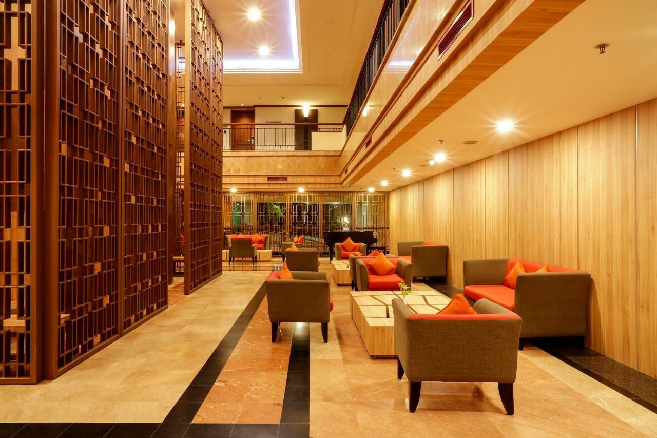 Travelodge Batam Nagoya Eksteriør billede